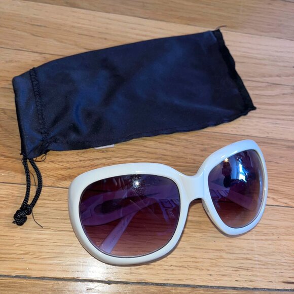 White SunGlasses for Women *Brand NEW* - Picture 5 of 5